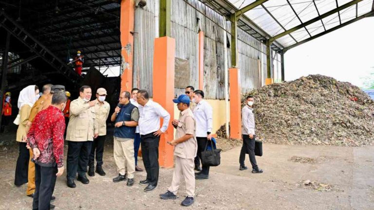 Tinjau TPST BLE Banyumas, Prabowo Dorong Pengelolaan Sampah Bernilai Ekonomi dan Berkelanjutan