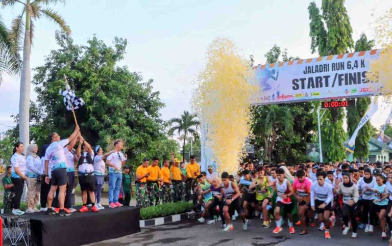 Ribuan Pelari Padati Jaladri Run 2026, HUT ke-64 Yonzipur 10 Kostrad Berlangsung Meriah