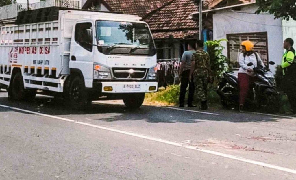 Motor Pelajar Surabaya Tabrak Truk Koperasi Merah Putih di Mojokerto, Satu Tewas