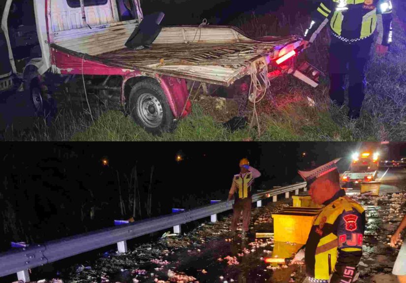 Ban Pecah di Tol Jo-Mo, Pikap Pengangkut Daging Ayam Tabrak Guardrail dan Masuk Median