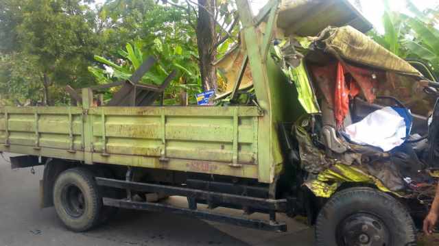 Kecelakaan Sesama Truk di Diwek Jombang, Dua Pengemudi Alami Luka-Luka