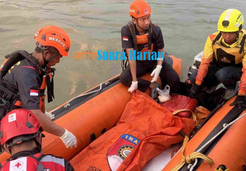 Heboh Penemuan Mayat Pria di Sungai Brantas Mojokerto, Dievakuasi Tim SAR Gabungan