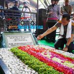 Kapolri Tabur Bunga di Makam Gus Dur, Kenang Tokoh Reformasi dan Bapak Pluralisme Indonesia