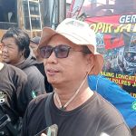 Jombang Dinilai Belum Ramah Sopir Truk, Puluhan Pengemudi Datangi Kantor Dishub Sampaikan Tuntutan