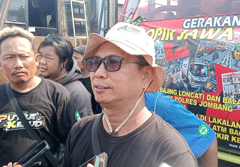 Jombang Dinilai Belum Ramah Sopir Truk, Puluhan Pengemudi Datangi Kantor Dishub Sampaikan Tuntutan