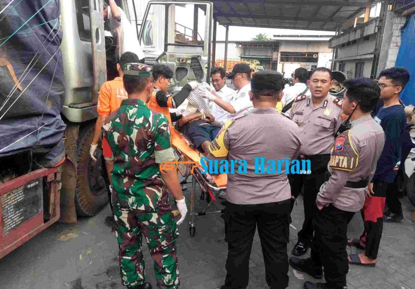 Usai Bongkar Muatan di PT AKI Mojokerto, Sopir Truk Asal Pasuruan Ditemukan Tak Bernyawa di Kabin Kendaraan 