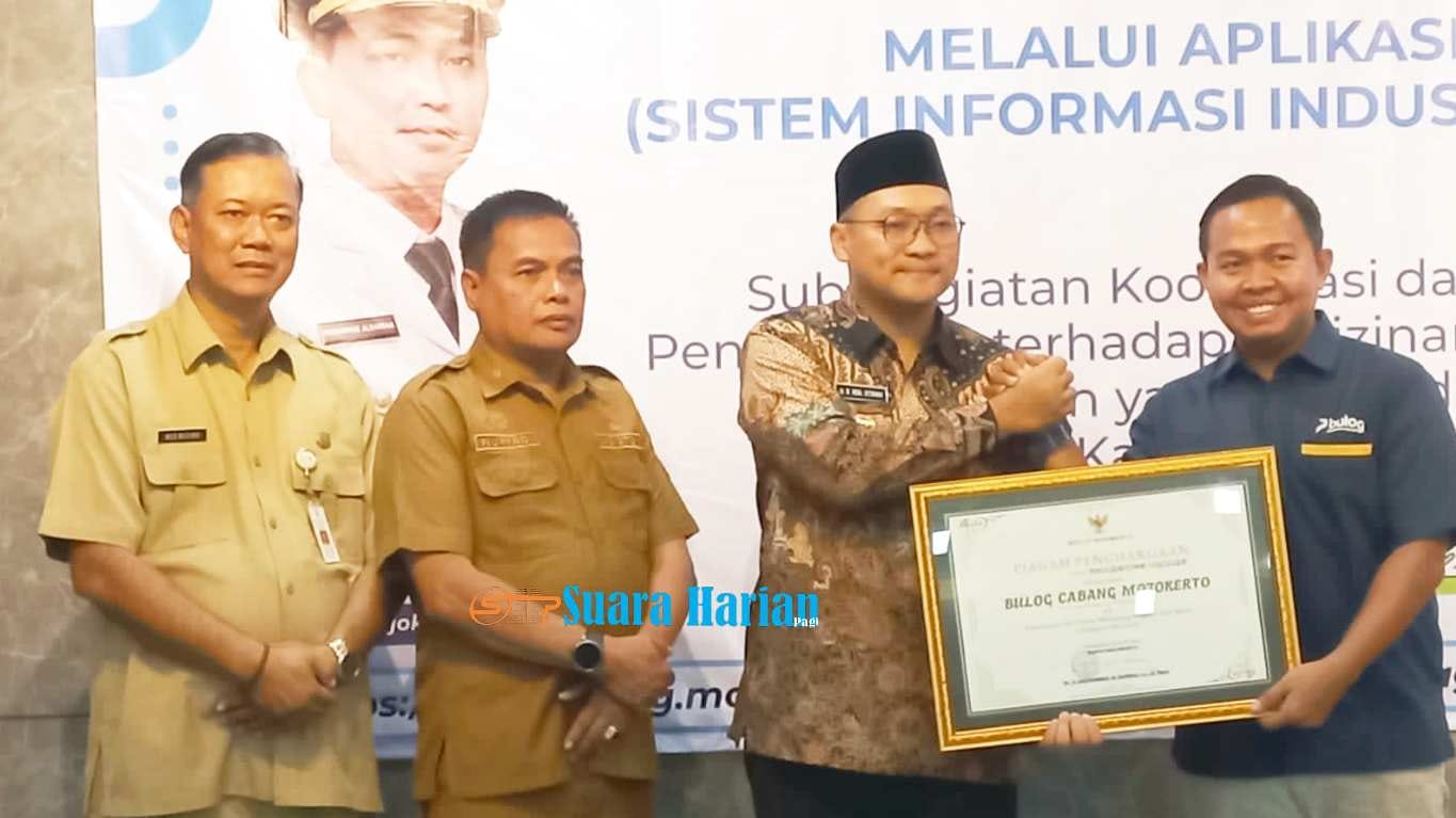 BULOG Mojokerto Raih Penghargaan dari Bupati, Diapresiasi atas Peran Aktif Jaga Stabilitas Harga Pangan