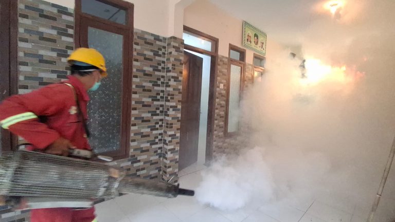 Cegah DBD, Kawasan Tambakberas Difogging Jelang Muktamar ke-35 NU