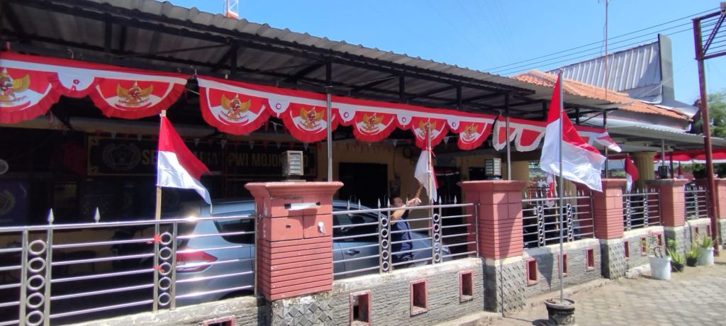 PWI Mojokerto Raya Semarakkan Bulan Kemerdekaan, Kerja Bakti hingga Turnamen Mini Soccer Jadi Agenda Utama