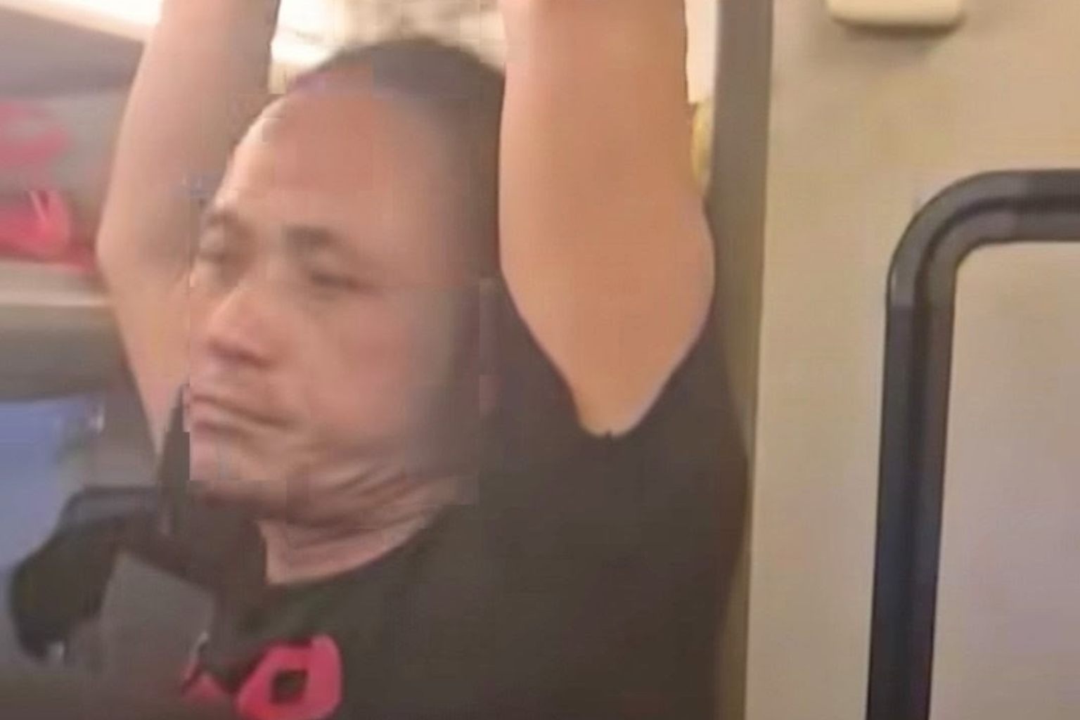 Kondektur Bus Antarprovinsi Ditangkap di Tol Banyumanik, Sabu Disembunyikan dalam Botol Permen