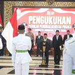 Bukan Sekadar Kibarkan Bendera, Bupati Warsubi Titip Pesan Penting kepada Paskibraka Jombang