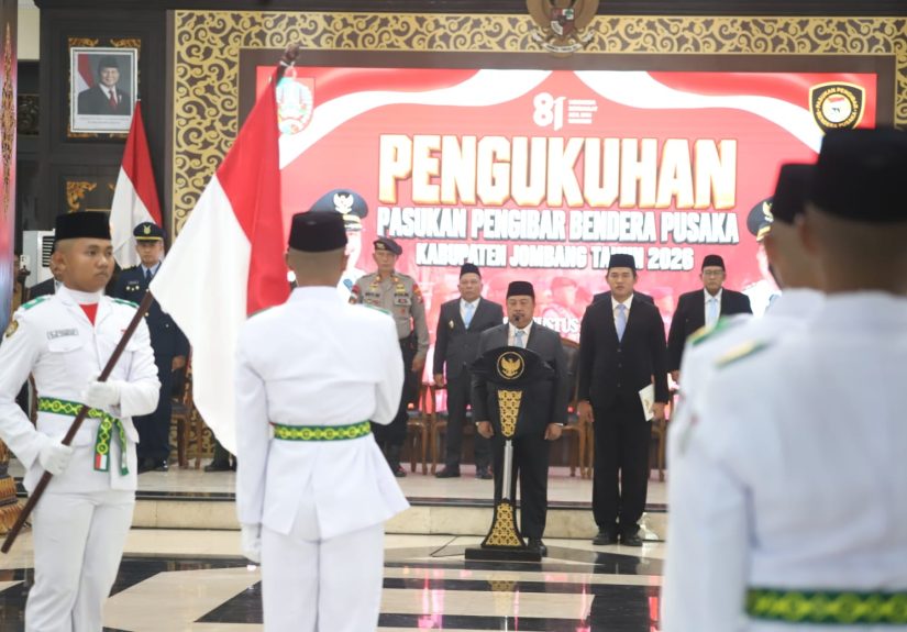 Bukan Sekadar Kibarkan Bendera, Bupati Warsubi Titip Pesan Penting kepada Paskibraka Jombang