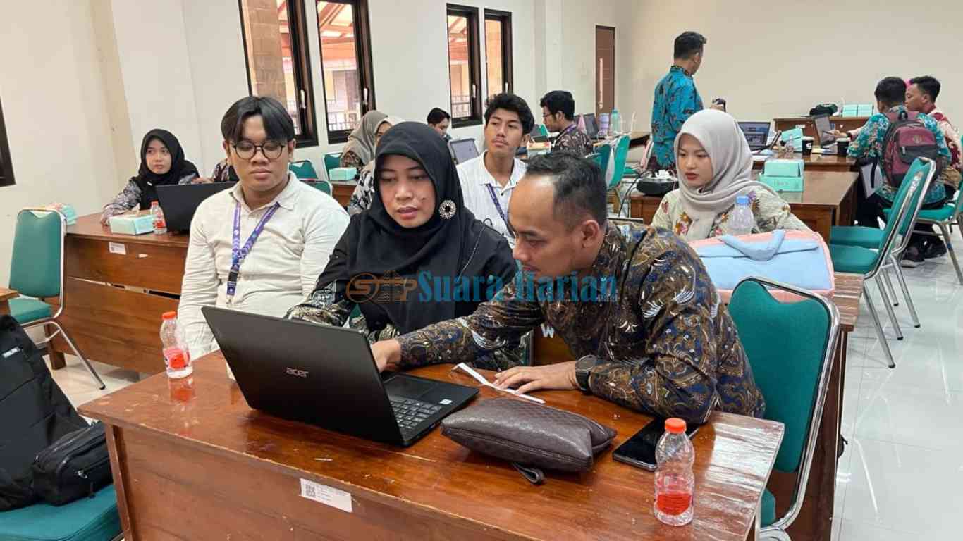 Genjot Transparansi dan Digitalisasi, Diskominfo Sidoarjo Bimbing Desa Sukodono Kelola Informasi Publik Berbasis AI