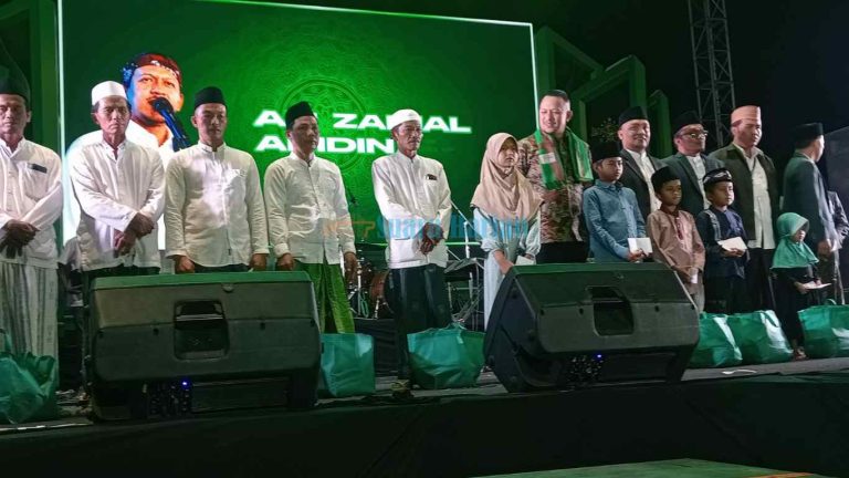 Selain Bagikan Santunan 250 Anak Yatim, CEO Bashra BIP Umumkan Inovasi Sosial: Laba Toko Emas untuk Pesantren
