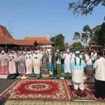 Kemarau Panjang, Khofifah dan Gus Barra Salat Istisqa di Mojokerto Minta Hujan
