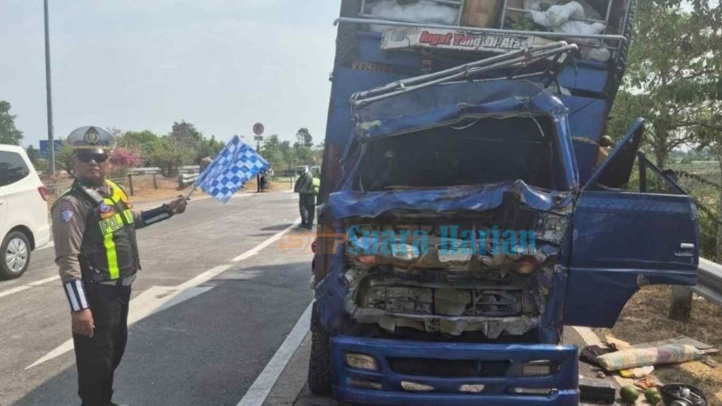 Truk Alpukat Hantam Truk Tangki di Tol Sumo, 1 Tewas