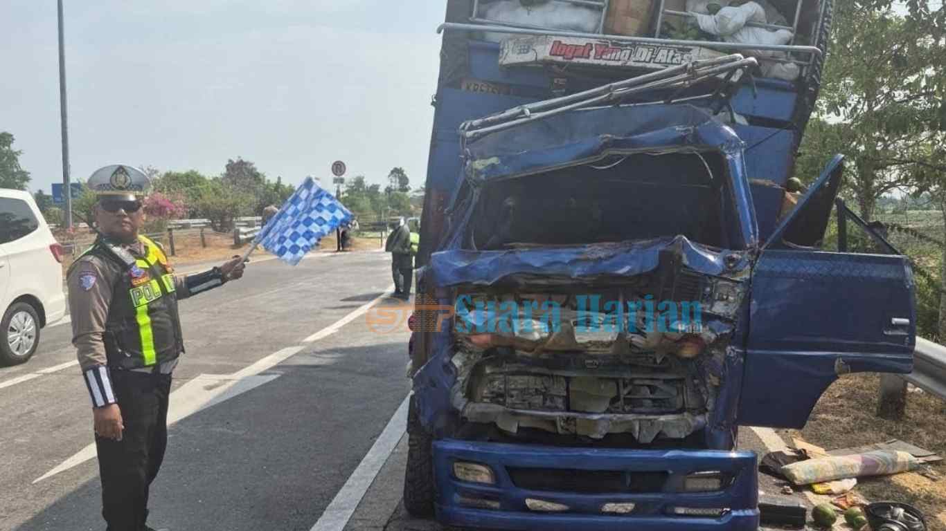 Truk Alpukat Hantam Truk Tangki di Tol Sumo, 1 Tewas