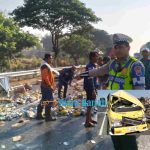 Tabrak Belakang di Tol Sumo, Penumpang Truk Boks Luka Ringan