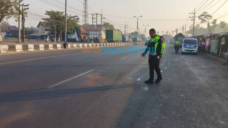Motor Tabrak Truk Parkir di Trowulan, Pemuda Jombang Tewas