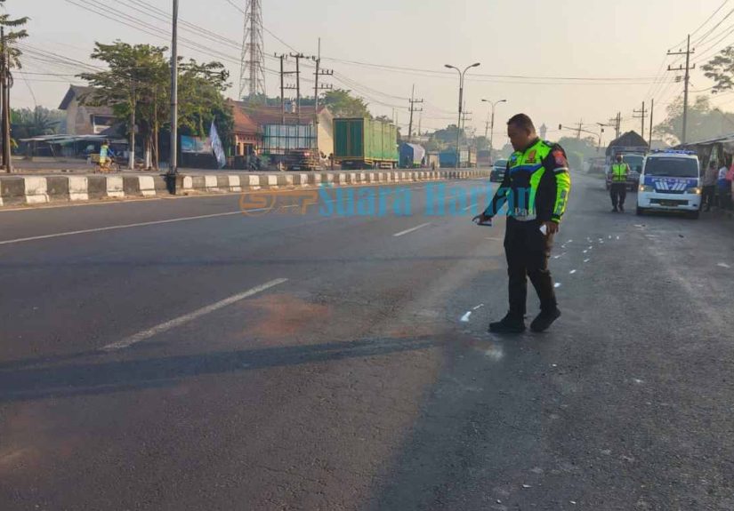 Motor Tabrak Truk Parkir di Trowulan, Pemuda Jombang Tewas