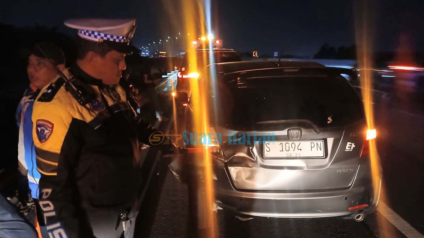 Pindah Lajur Mendadak, Honda Jazz dan Toyota Innova Terlibat Kecelakaan Beruntun di Tol Sumo KM 740