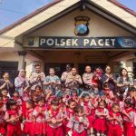 Puluhan Bocah TK Memories Belajar Jadi Polisi Sahabat di Polsek Pacet, Mojokerto
