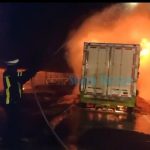 Percikan Api Muncul dari Rem, Truk Wing Boks Terbakar di Rest Area Tol JoMo 