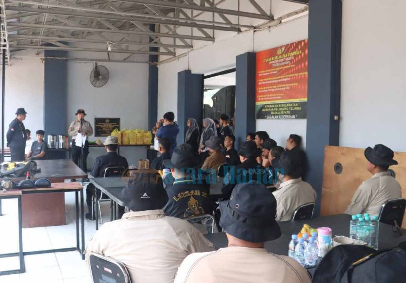 Cegah Pelanggaran Internal, Polres Mojokerto Periksa Izin dan Kelayakan Senjata Api Anggota