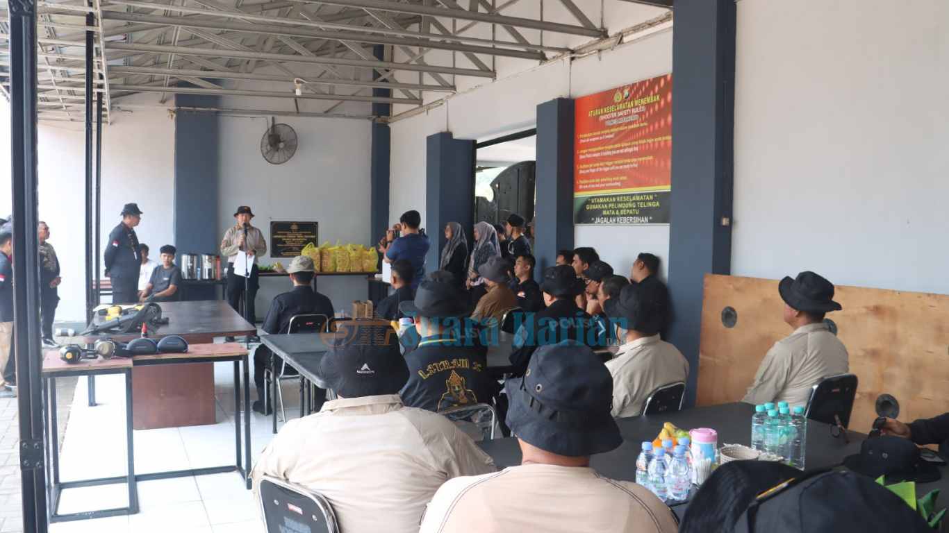 Cegah Pelanggaran Internal, Polres Mojokerto Periksa Izin dan Kelayakan Senjata Api Anggota