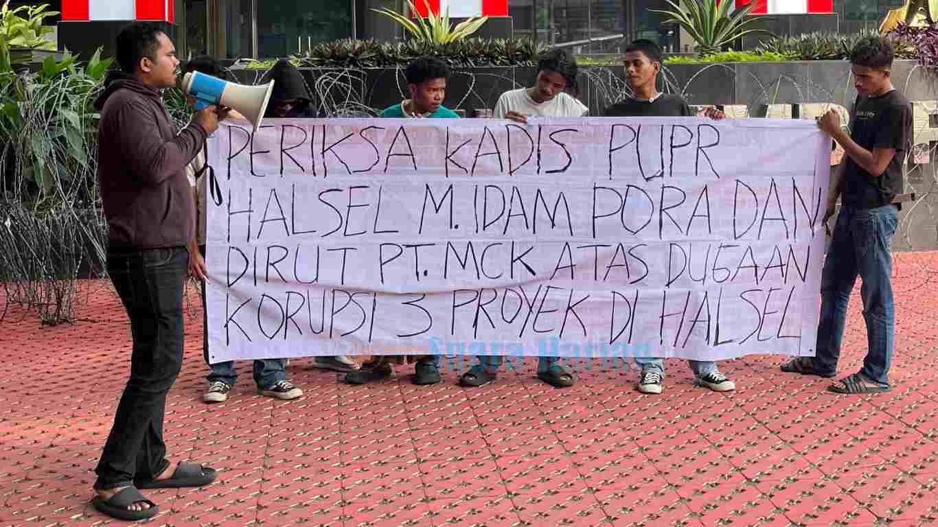 FORMAHSEL Jakarta Demo di KPK, Soroti Dugaan Penyimpangan Tiga Proyek Jalan Rp57 Miliar di Halmahera Selatan