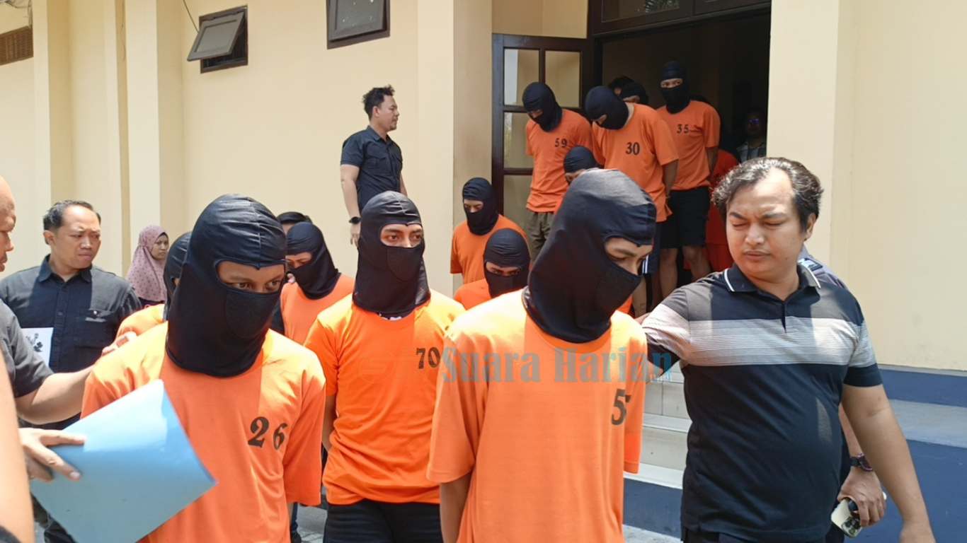 Lima Pria Diduga Jadi Kurir Narkoba di Mojokerto, Polisi Sita Sabu Senilai Ratusan Juta