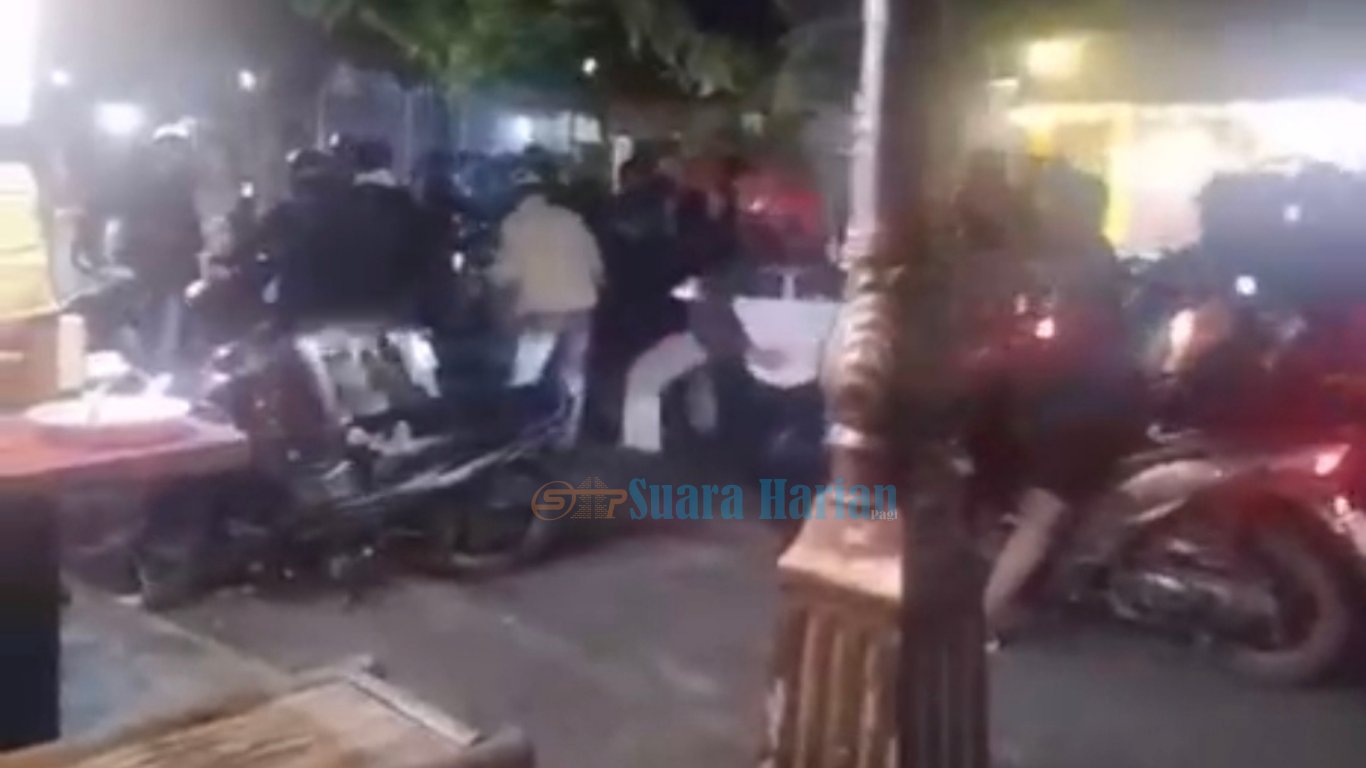 Teror Gerombolan 40 Pemotor di Empunala Mojokerto, Tiga Warga Terluka dan Angkringan Dirusak