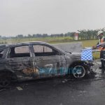 Honda CR-V Terbakar di KM 693 Tol Jo-Mo, Pengemudi Selamat